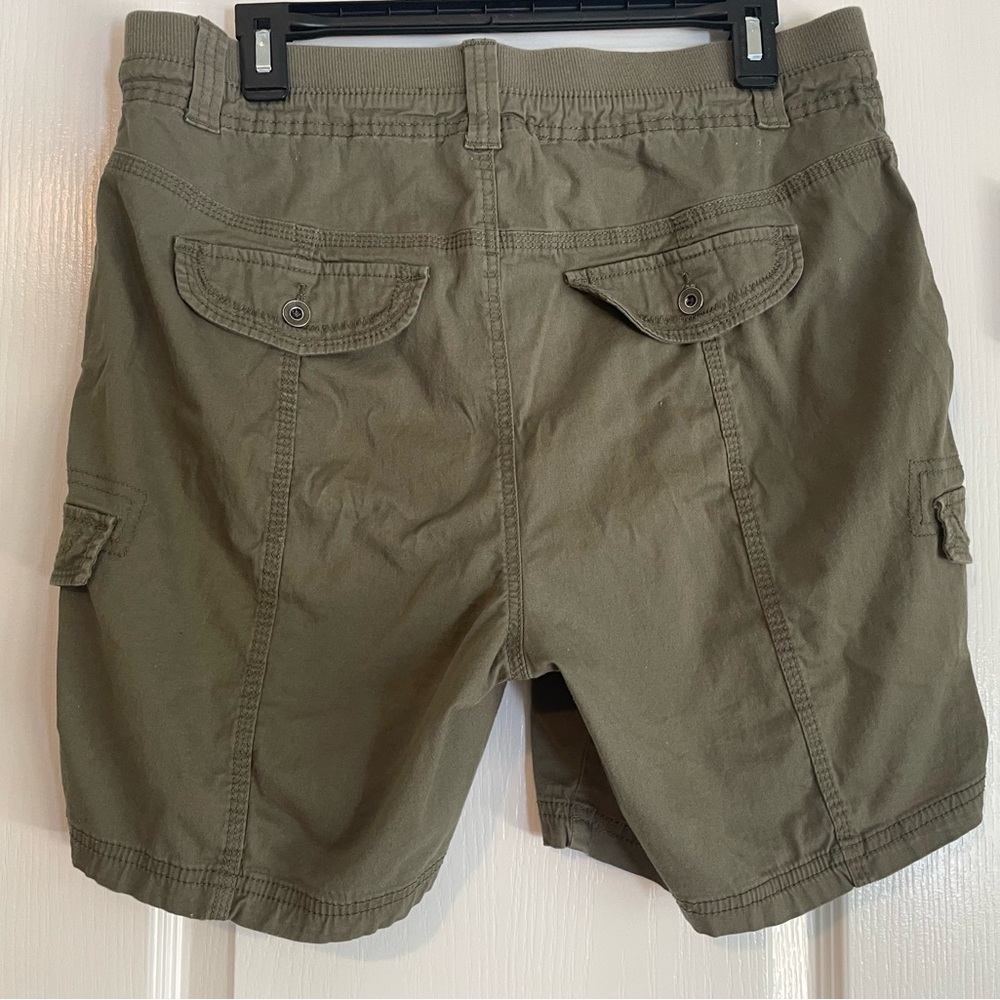 Style & Co. Women’s Khaki Green Cargo Shorts - Picture 2 of 5